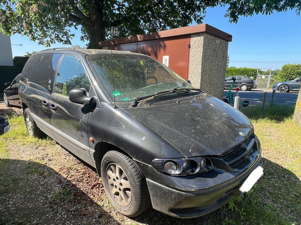 Chrysler Grand Voyager 3,3 Liter in Frankfurt am Main