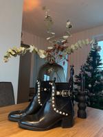 Zara Stiefeletten Perlen black Leder Frankfurt am Main - Sachsenhausen Vorschau