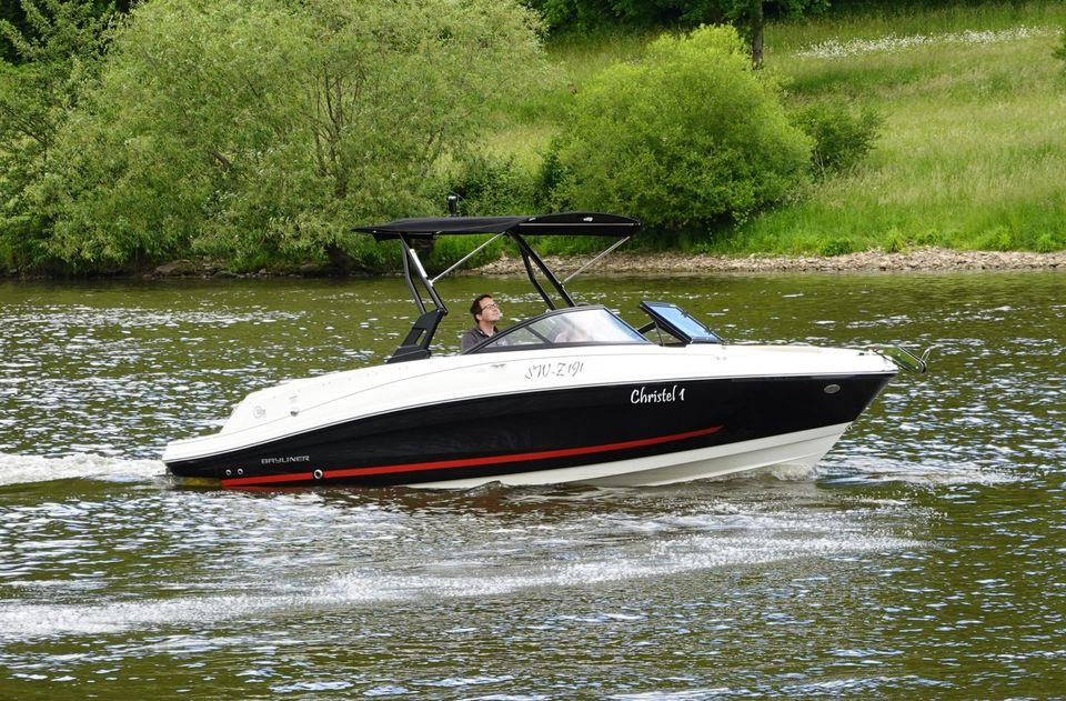 Urlaub auf dem Wasser, mit Boot - Mieten auf Trailer in München