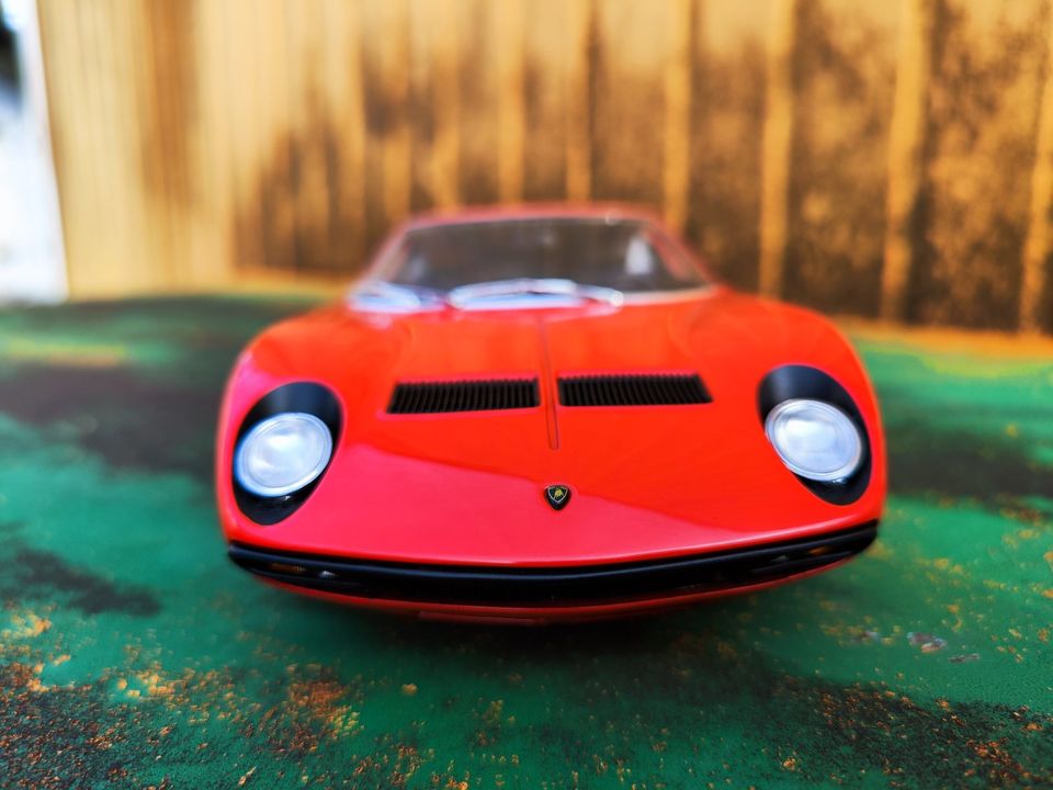 Lamborghini Miura SV Rot AutoArt Millennium 1/18 Diecast in Hausen ob Verena