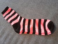 Ringelsocken pink-schwarz Rheinland-Pfalz - Gau-Algesheim Vorschau