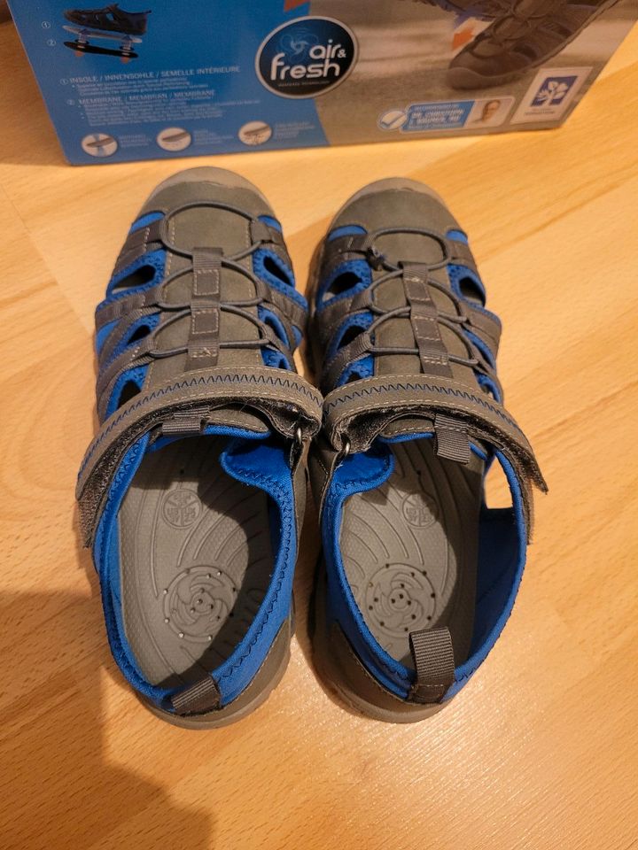 pepperts Kinder- Outdoorsandalen Gr.35 neuwertig in Spremberg