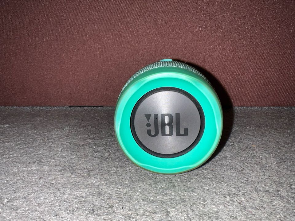 JBL Change drei in Duisburg