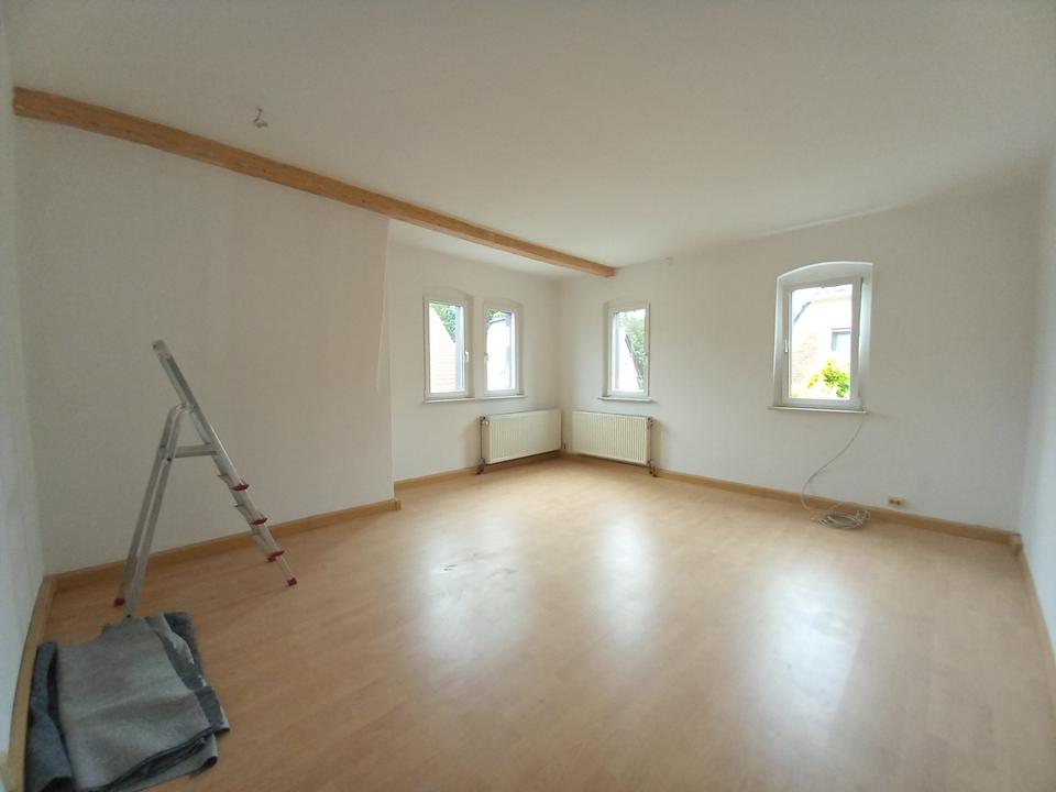 gemütliche 2 Zimmer Wohnung in schöner Lage in Neukirchen in Neukirchen/Pleisse