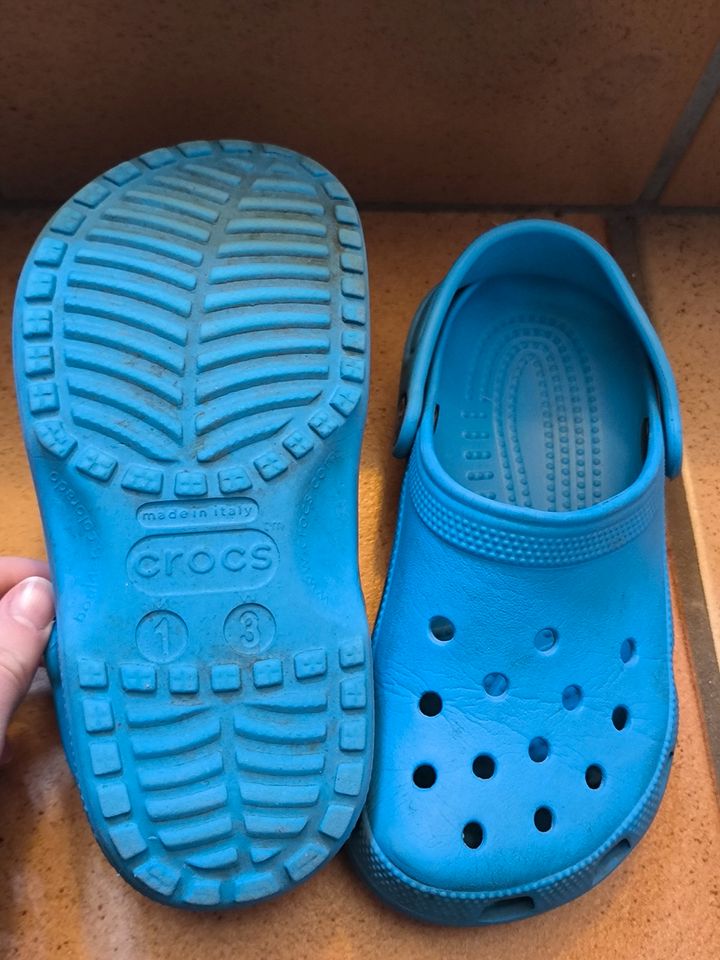 Crocs Gr. 13, blau, Kinder, Gr. 30, Schuhe in Icking