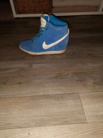 Nike Keilabsatz blau Gr. 39 L.A. Vintage Berlin - Spandau Vorschau