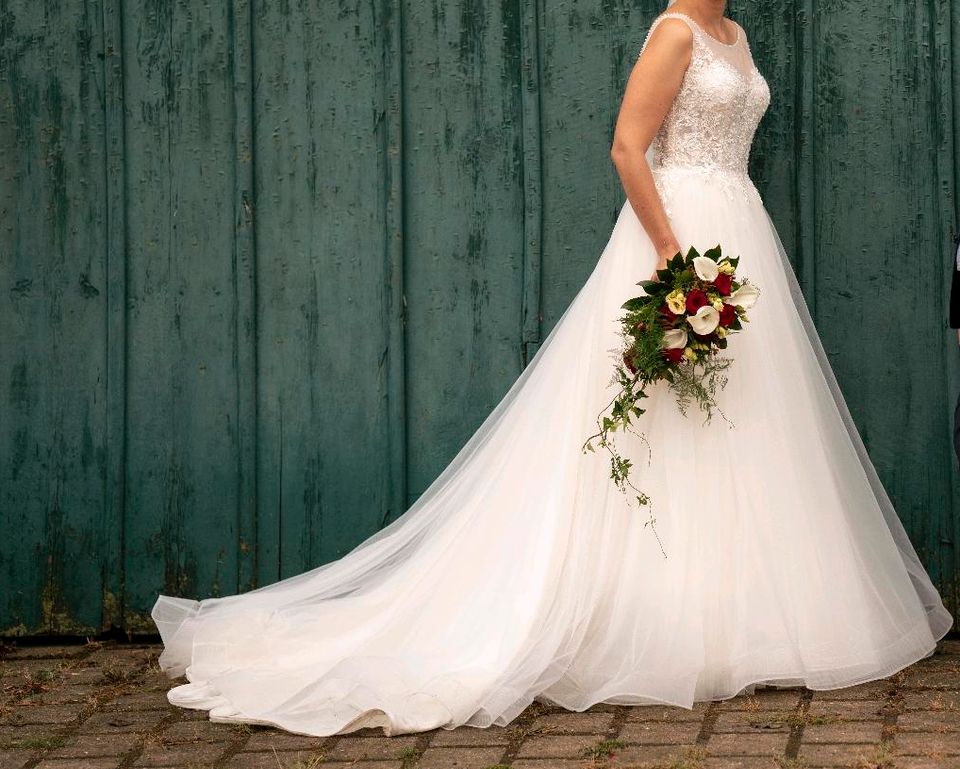 Hochzeitskleid Ivory in Burgbernheim