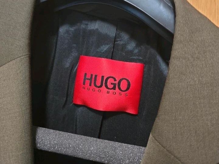 Anzug Set Hugo Boss Größe M in Bielefeld