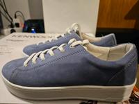 Blaue Sneaker Hessen - Mücke Vorschau