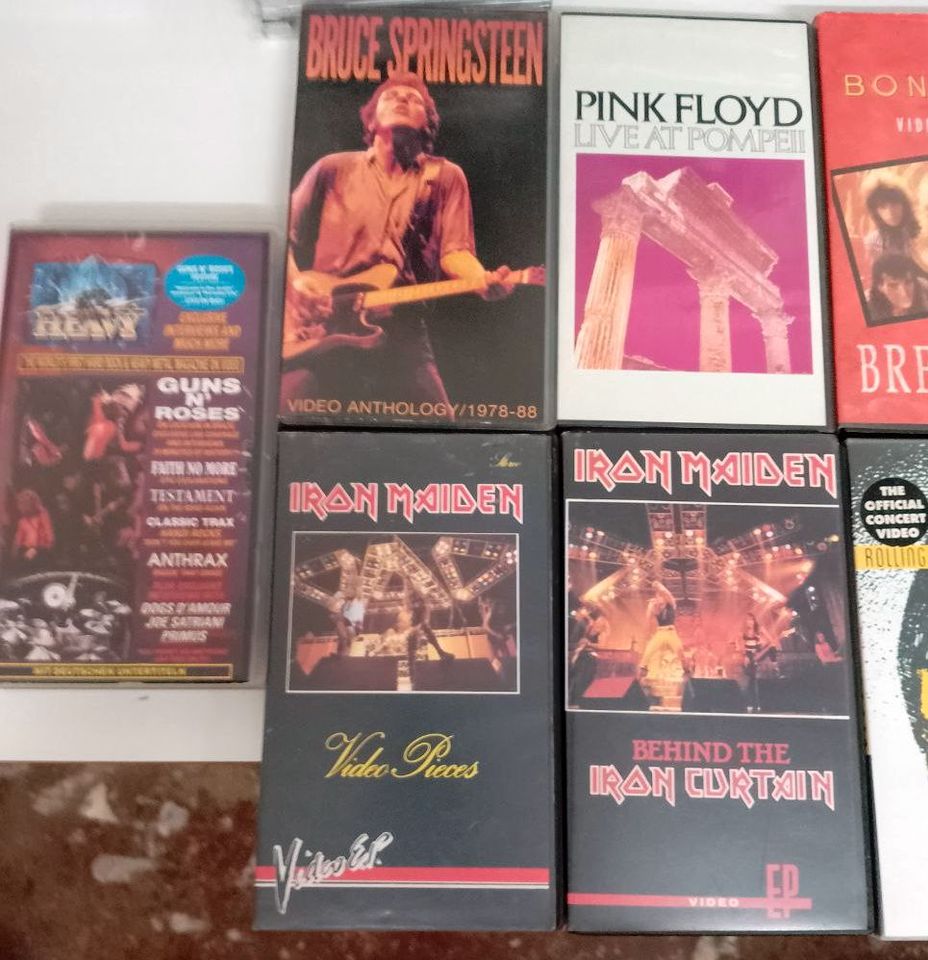 VHS-Videos: Rolling Stones,Iron Maiden,Pink Floyd,Scorpions u.a. in Wangelnstedt