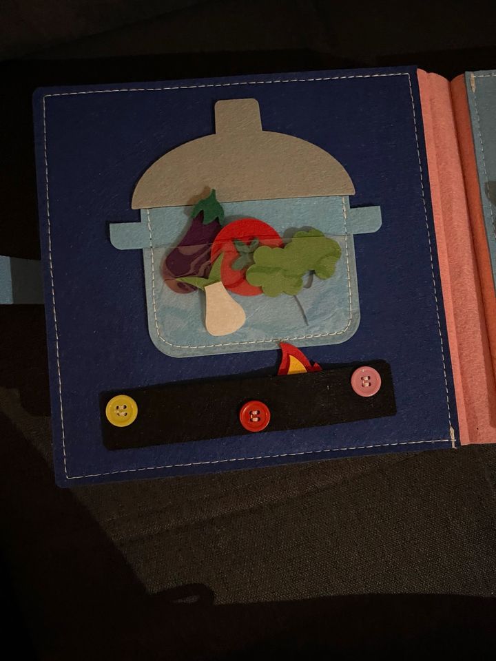 Montessori Book in Halstenbek