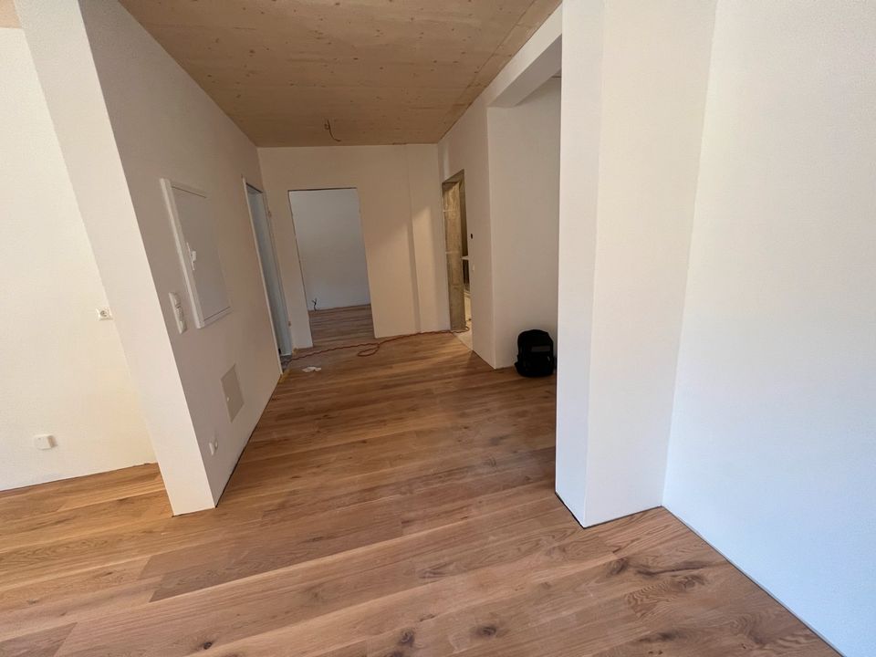 Suche neu Aufträge Verlegung Parkett/Laminat/Vinyl/Ausgleichmasse in Emmendingen