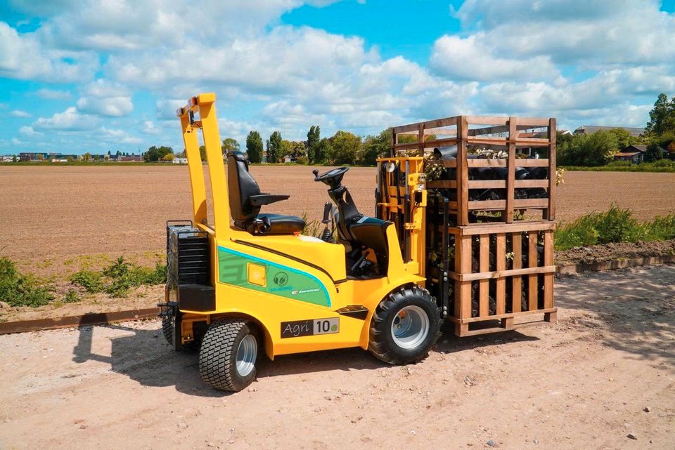 ⚡️ Elektro-Gabelstapler: Eurotrac Agri 10-E - Nachhaltige Lösung für Hof und Stall ⚡️ Geräuscharmer Elektrostapler, wartungsarm und kostengünstig - Ideal für die Landwirtschaft, Ernte und mehr in Gnevkow