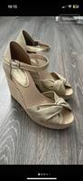 Tommy Hilfiger Sandalen mit Keilabsatz Nordrhein-Westfalen - Wenden Vorschau