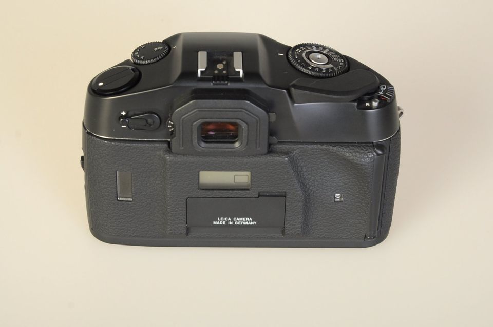 Leica R8 Spiegelreflex von 1996 mit Leitz Vario Elmar 80-200 in Neukirchen-Vluyn