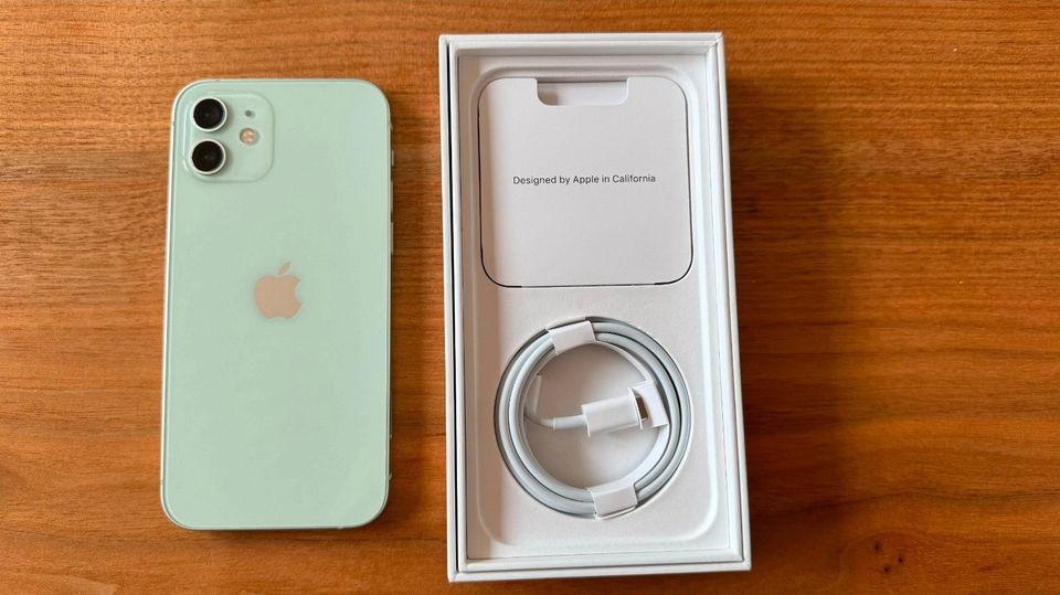 Apple iPhone 12 in grün/mint, OVP in Gräfelfing