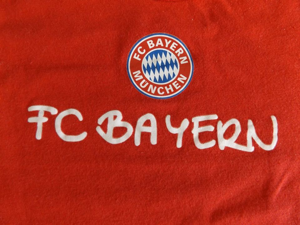 Baby Kinder Jungen T-Shirt  FC BAYERN MÜNCHEN rot /weiß Gr.80*NEU in Velden
