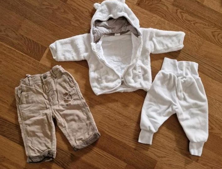 Babykleidung Größe 68 Paket/Set H&M,... Bodys, Kleider, Hosen,... in München