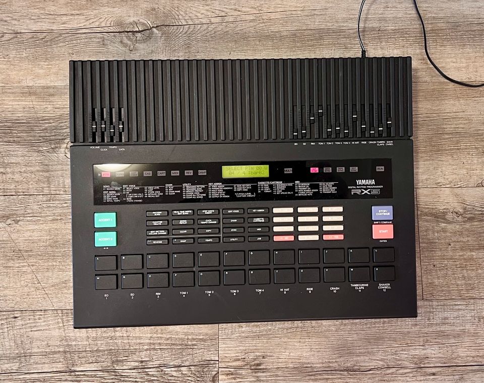 Yamaha RX5 Drumcomputer - Drum Machine von 1986 vintage legendär in Hamburg