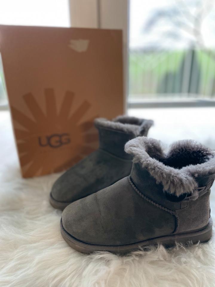 Ugg Mini Bailey button ankle boot in Nordrhein Westfalen Vlotho kleinanzeigen