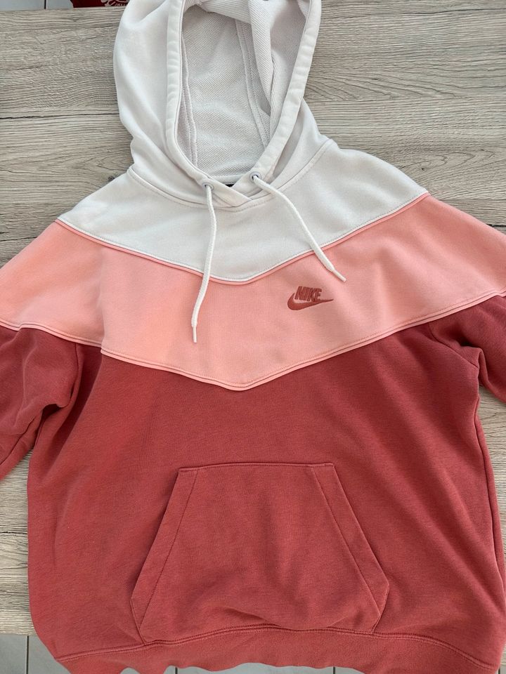 Nike Pullover S in Bad Laer