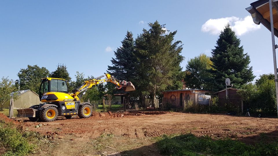 Biete Tiefbau Baggerarbeiten Erdarbeiten für Gartenbau in Schlotheim