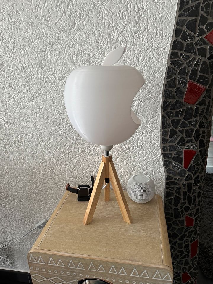 Tischlampe in Form von  Apple in Bensheim