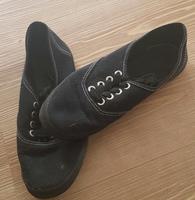 Stoff Schuhe schwarz und weiß 2 Paar Niedersachsen - Garbsen Vorschau