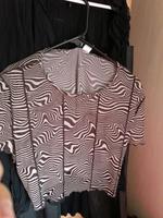 NEU!! Dünnes Muster Crop Shirt (kurz), Gr. XXL Hessen - Bruchköbel Vorschau