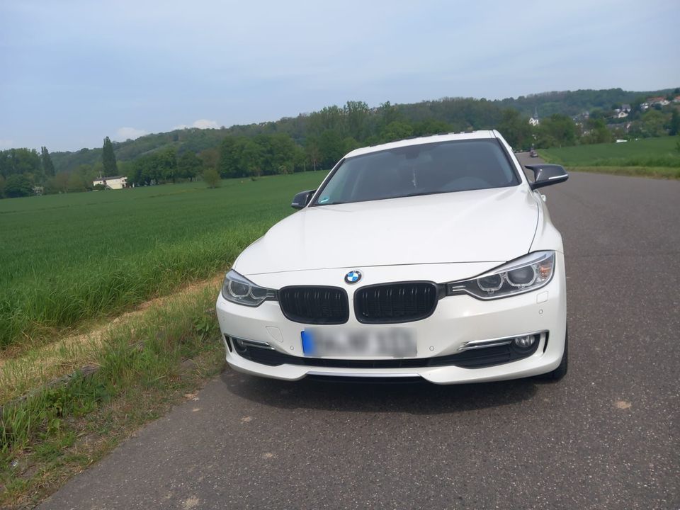 BMW 318d Luxury Line Luxury Line in Grafschaft