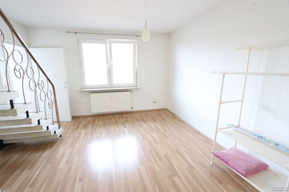 Schöne Maisonettewohnung in einem ZFH mit Terrasse, Balkon und zwei Stellplätzen im Freien in Maxdorf