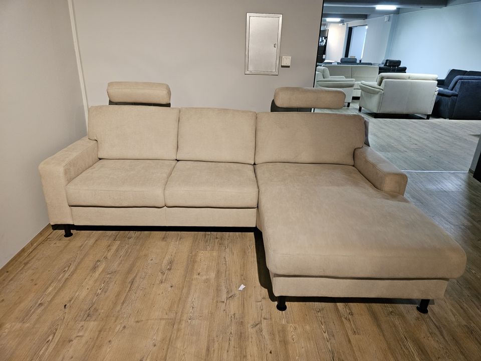 NEU Wohnlandschaft Couch Sofa elektrisch Motor Vorziehbank Kopfst in Bocholt