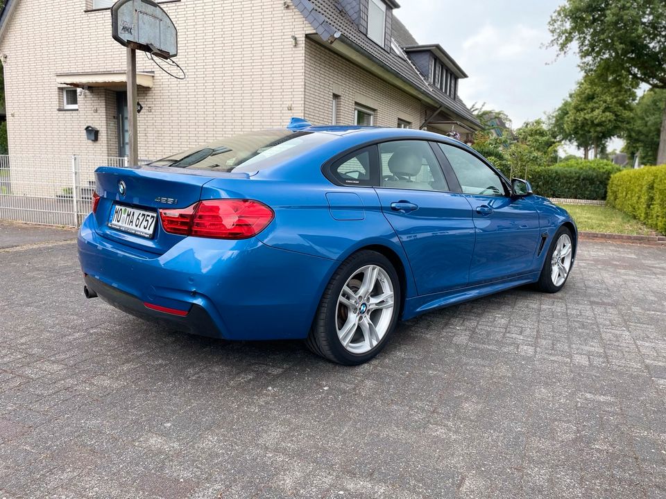 BMW 428 i Gran Coupé Sport Line M-Paket in Moers