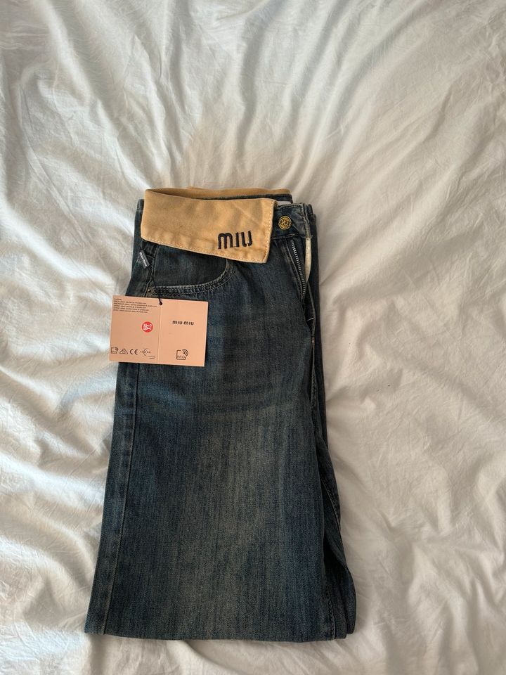 Dunkelblaue Jeans Gr. M in Hamburg