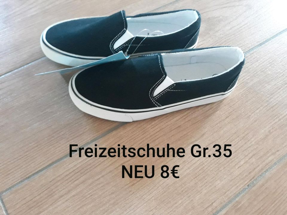 Gr.32,33,34,35,36,Hallenschuhe,Clogs,Sneaker, Aquaschuhe,Sport in Wenzendorf