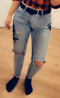 Jeans mit Muster und löchern Niedersachsen - Gronau (Leine) Vorschau
