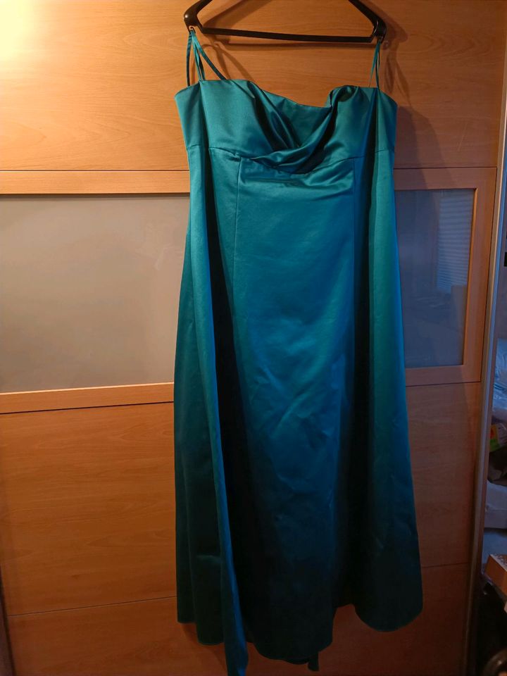 Abendkleid türkis Größe 46/48 in Finnentrop