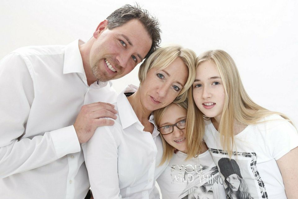 Familienfoto Familienshooting Familienfotos Studio / Homestory in Berlin