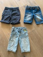 3x kurze Hosen  Größe 134 2 jungen Jeans 1xStoff Nordrhein-Westfalen - Kierspe Vorschau