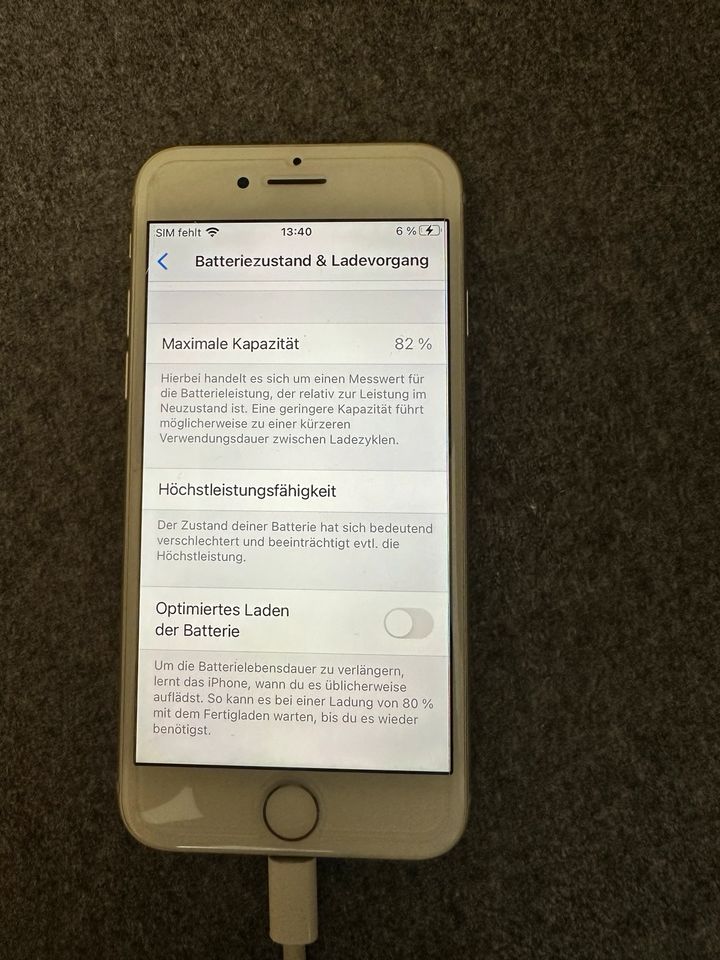 iPhone 8 64 GB in weiß in Blomberg