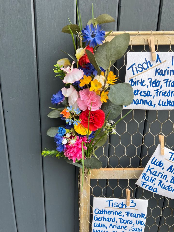 Sitzplan/ Pinnwand Blumen Deko Hochzeit in Fischbachtal