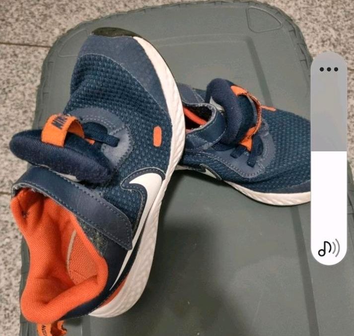 Gebrauchte Nike Kinderschuhe zu verkaufen gr.28 in Bad Salzuflen