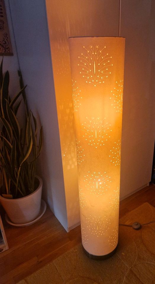 Stehlampe 138 cm Velours Stoff Lampe Wohnzimmer 2x Glühbirne in Halle