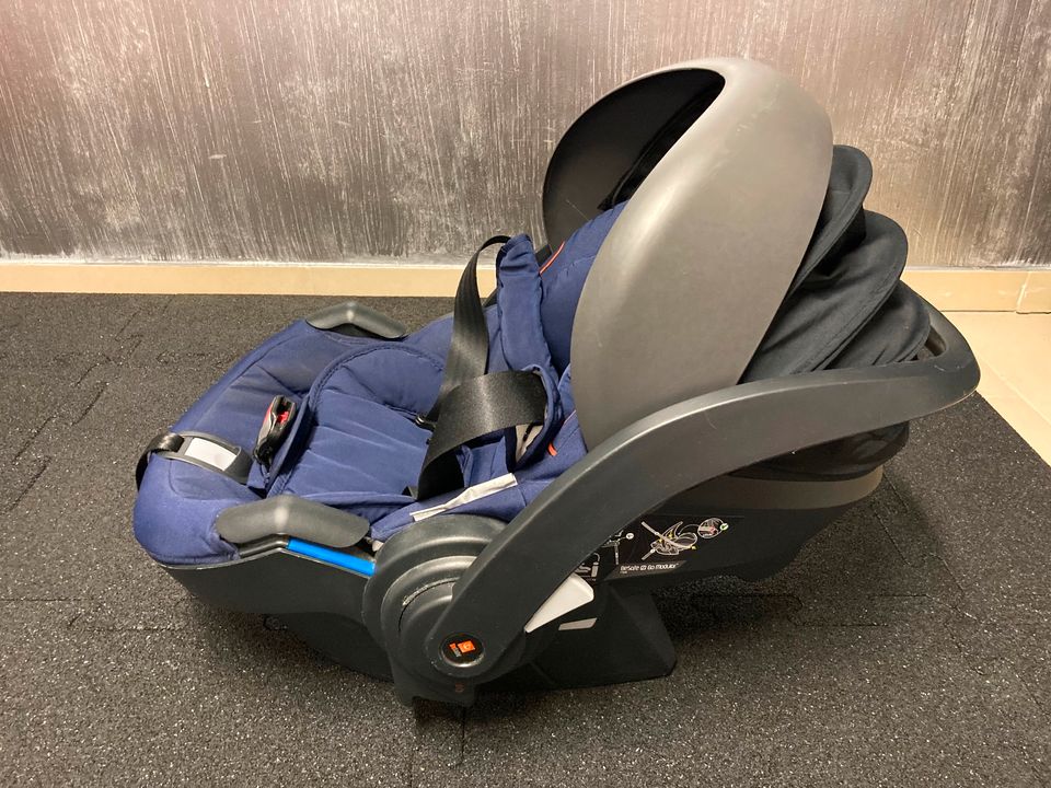 Stokke iZi Go / Babyschale / Babyautositz / blau in Köln