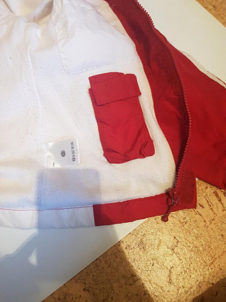 Gefütterte Jacke XS rot weiß C&A Kaputze Übergangsjacke regenfest in Diekholzen