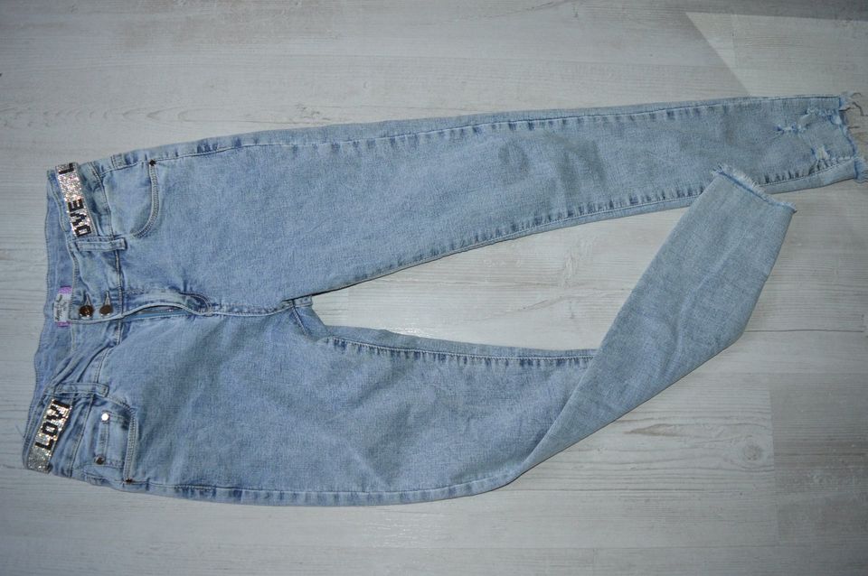 Neue Jeans Hose mit Aufdruck pailletten Gr. S 170 in Oppenau