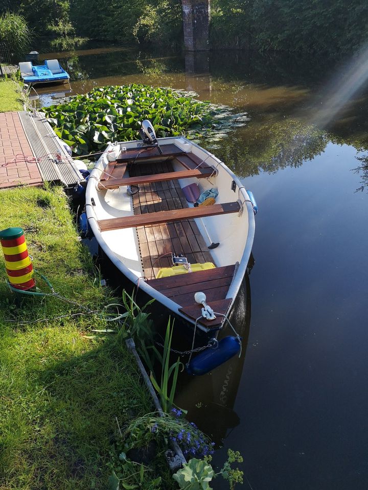 Traumhaftes Ferienhaus direkt am Wasser mit Sauna bei Greetsiel in Greetsiel