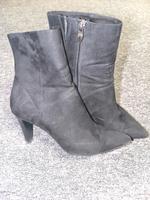 Tamaris Stiefelette Stiefel veganes Wildleder schwarz 39 Bayern - Aschaffenburg Vorschau