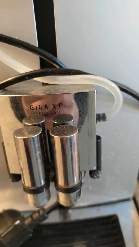 Jura GIGA x3 Kaffe Kaffemaschine in Lübeck