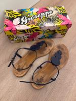 Boden Zehentrenner Flipflops Slides Sandalen Sandaletten Berlin - Reinickendorf Vorschau
